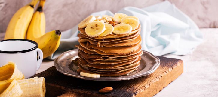 amandelpannenkoek met pindakaas en banaan